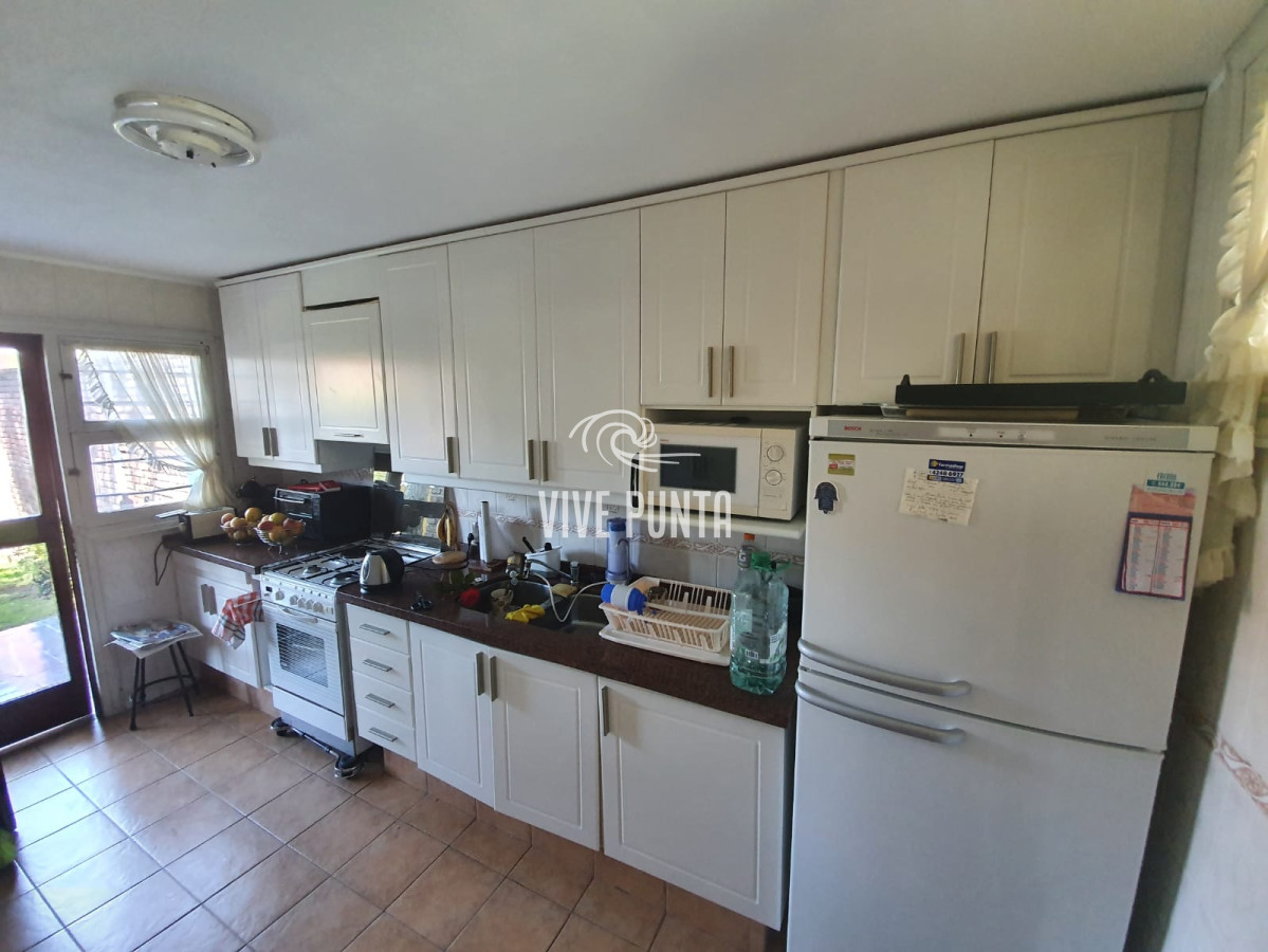 Casa ID.870 - Hermosa casa en venta a pocos metros del mar.