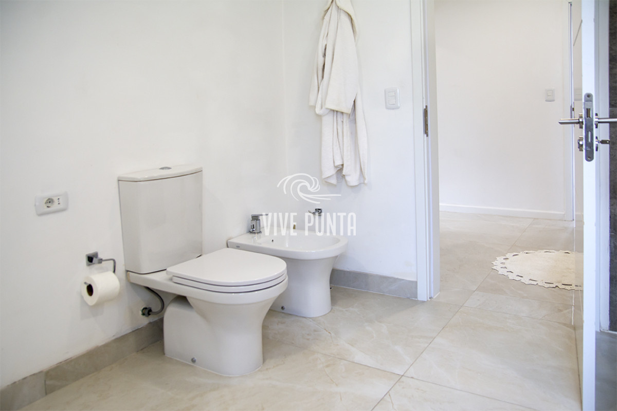 Casa ID.880 - Casa ideal de 4 dormitorios en suite en San Rafael Punta del Este.