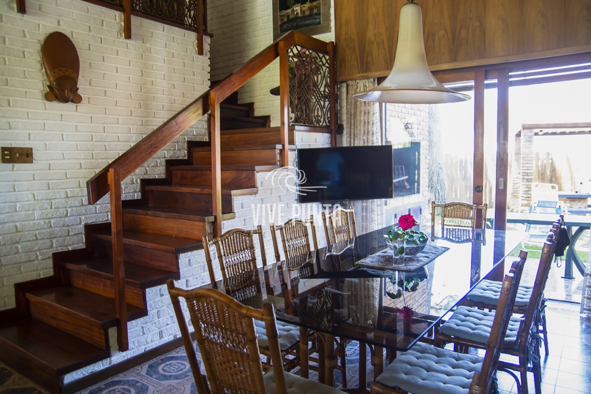 Casa ID.870 - Hermosa casa en venta a pocos metros del mar.