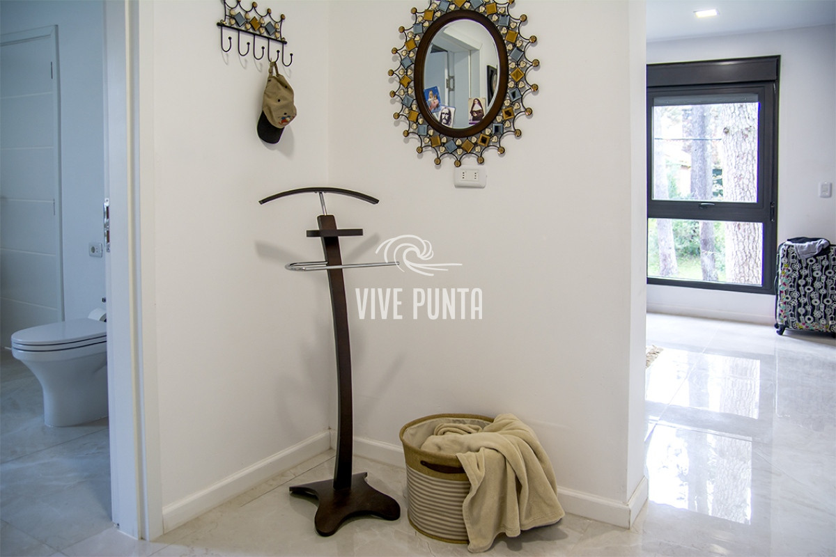 Casa ID.880 - Casa ideal de 4 dormitorios en suite en San Rafael Punta del Este.