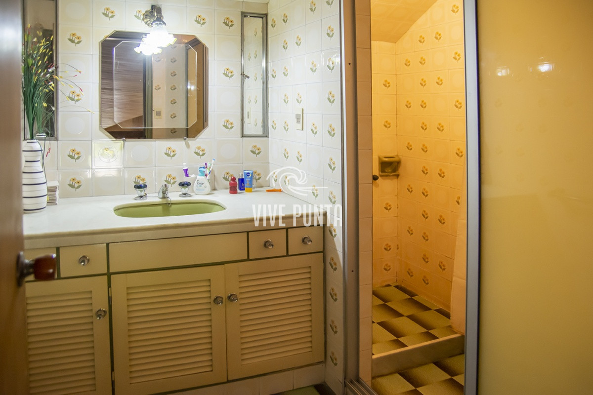 Casa ID.870 - Hermosa casa en venta a pocos metros del mar.