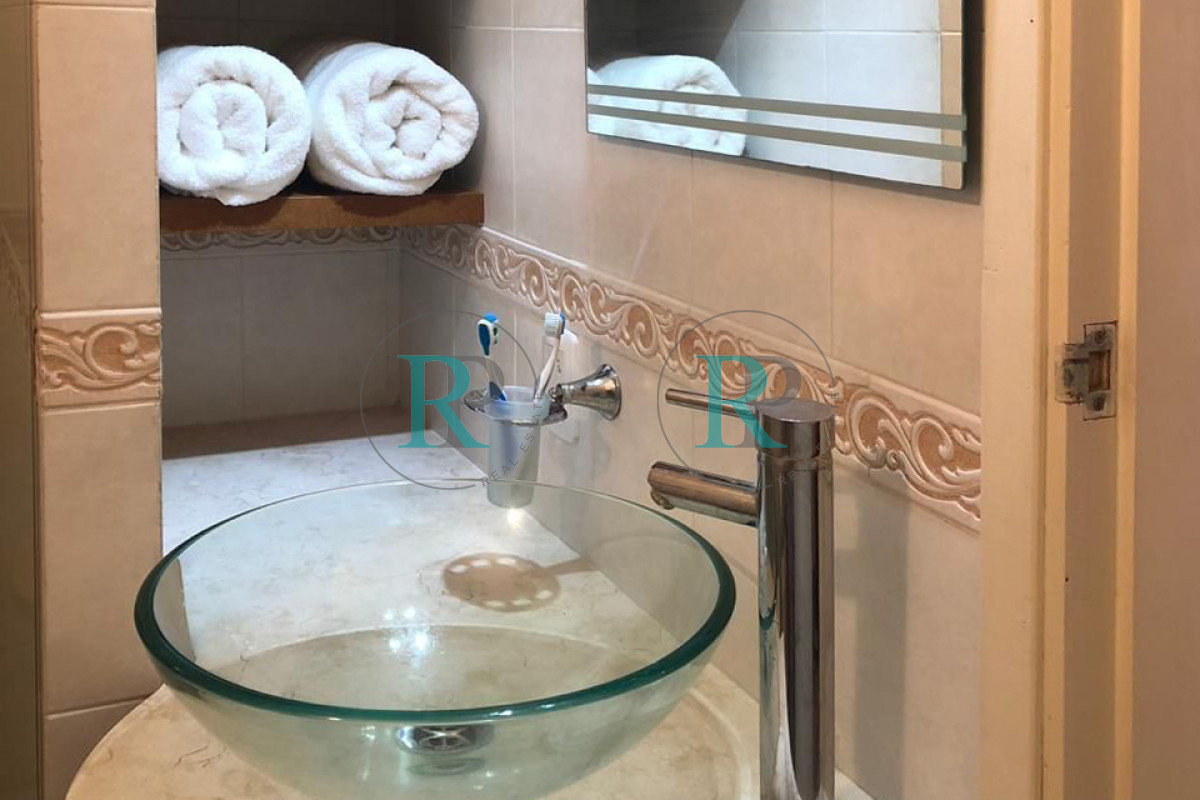 Apartamento ID.1211 - Departamento de 3 dormitorio con parrillero en venta , ultimo piso frente al mar, Punta del Este
