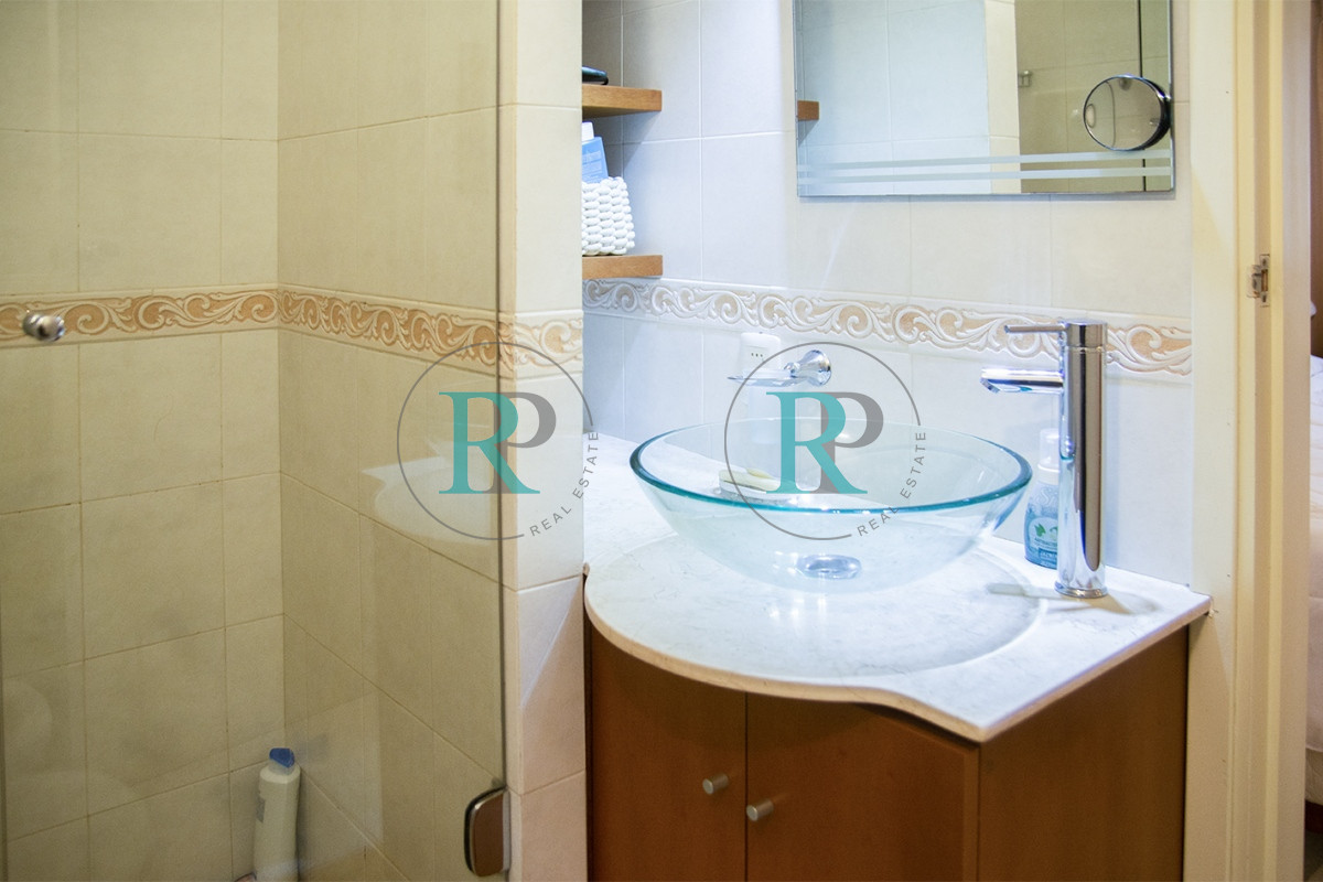 Apartamento ID.1211 - Departamento de 3 dormitorio con parrillero en venta , ultimo piso frente al mar, Punta del Este