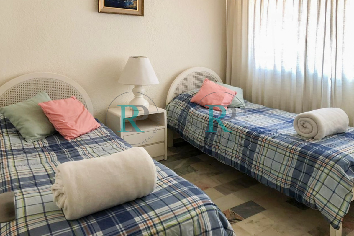 Apartamento ID.1211 - Departamento de 3 dormitorio con parrillero en venta , ultimo piso frente al mar, Punta del Este