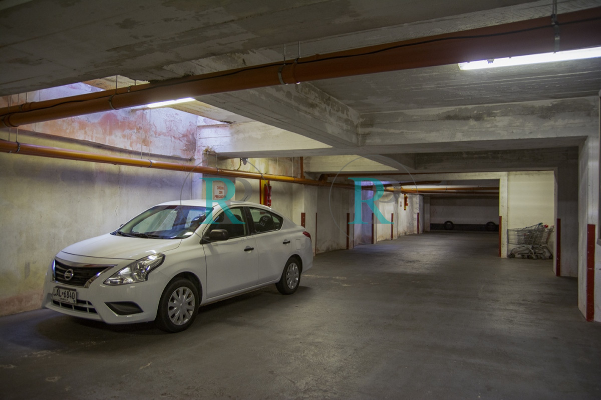 Apartamento ID.1211 - Departamento de 3 dormitorio con parrillero en venta , ultimo piso frente al mar, Punta del Este