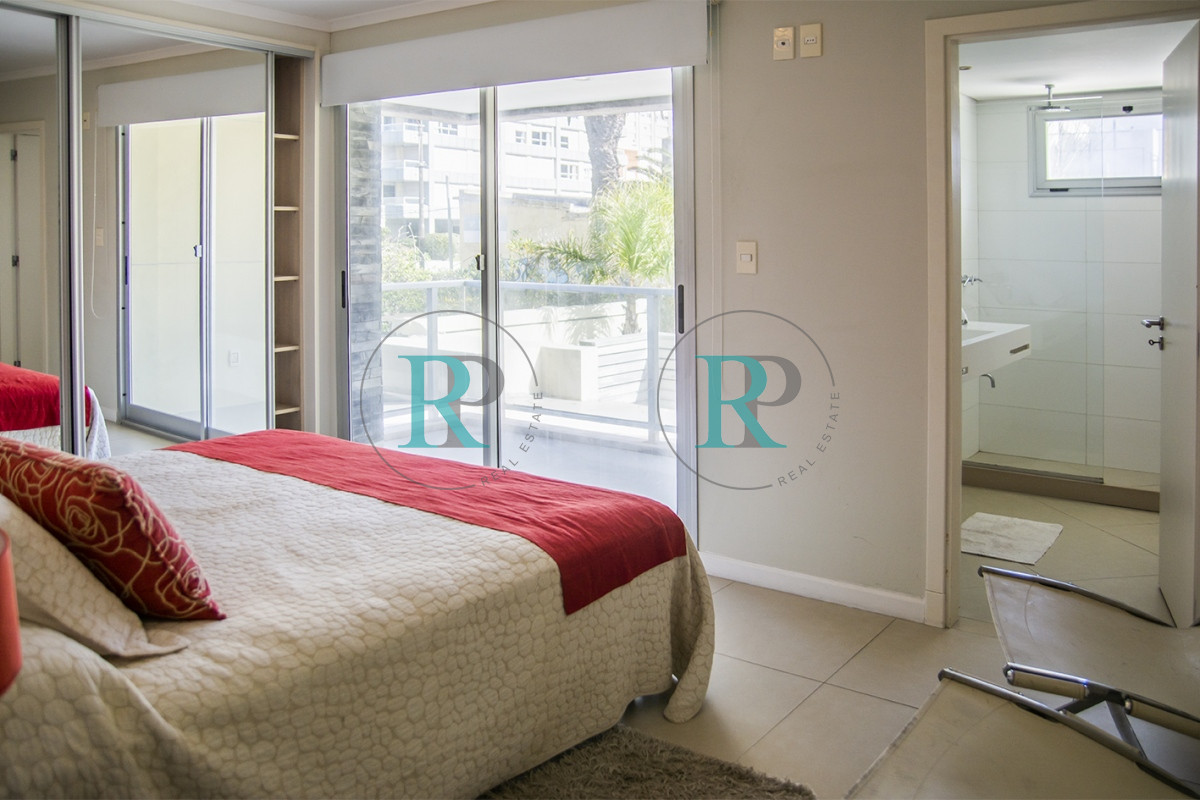 Apartamento ID.1319 - Departamento de 3 dormitorios con parrillero en venta, edificio nuevo en la Peninsula.