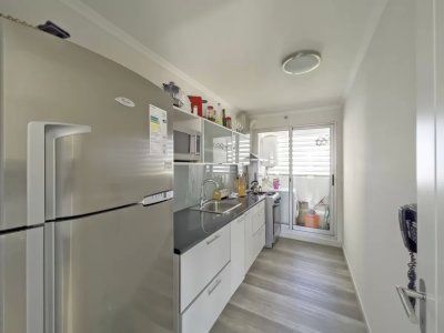 Piso alto en venta en Ocean Drive - 2 dorm 2 baños - EMP2636A