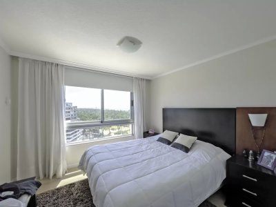 Piso alto en venta en Ocean Drive - 2 dorm 2 baños - EMP2636A