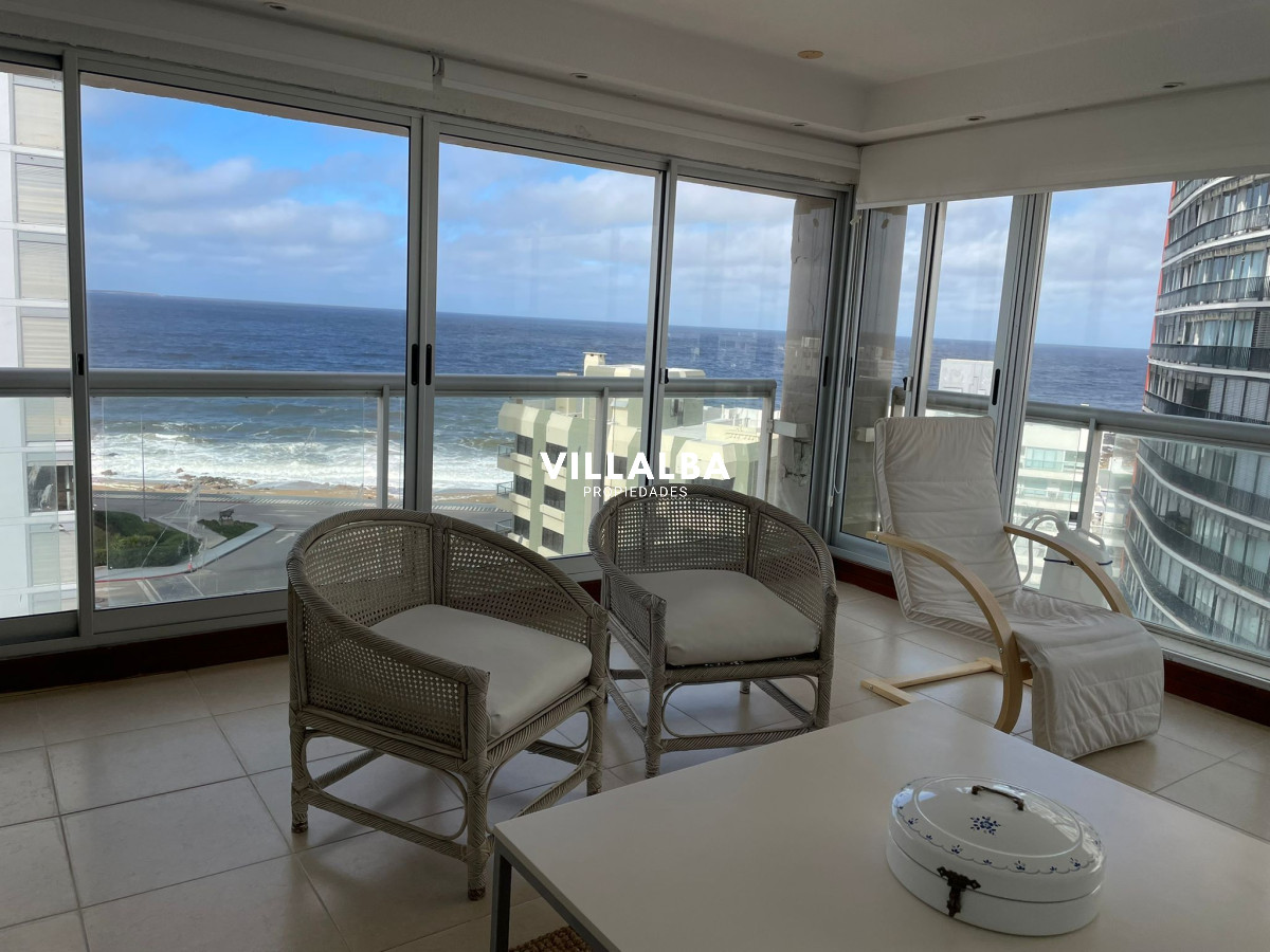 Apartamento ID.4123 - Apartamento de 2 dormitorios con vista al mar en venta en Peninsula.