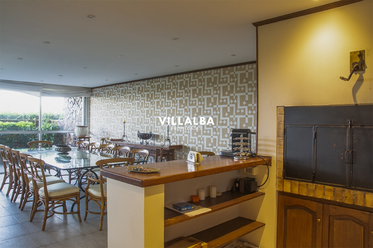 Apartamento ID.3609 - Apartamento de 4 dormitorios en Punta del Este frente al mar en Playa Brava