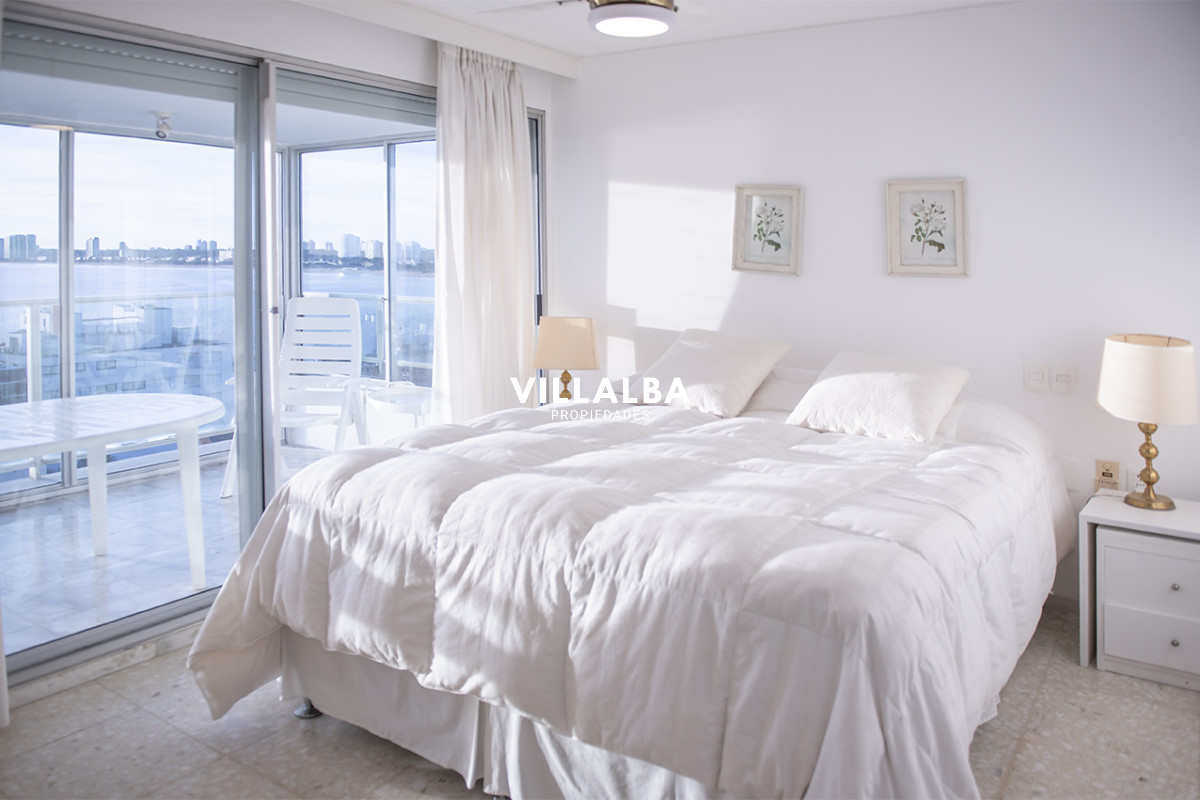 Apartamento ID.3635 - Vende departamento de 3 dormitorios con vista al Puerto, Punta del Este