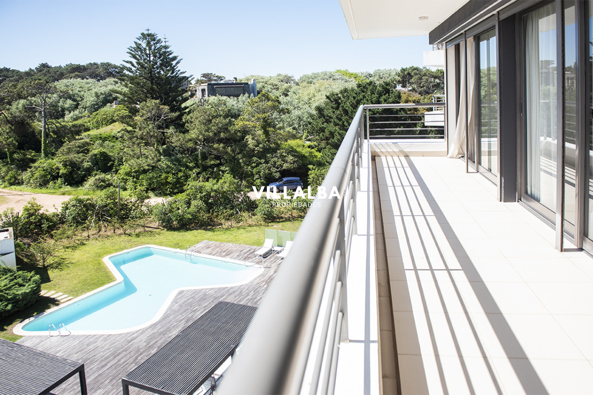 Apartamento ID.2367 - Penthouse frente al mar en venta, 3 suites. Blue Bird