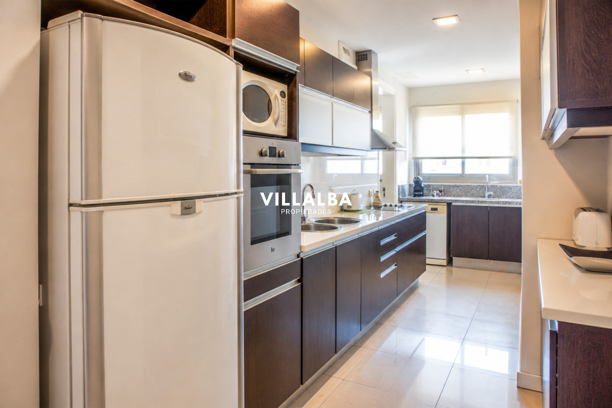 Apartamento ID.3508 - Hermoso Pent-house en torre Imperiale ,venta en zona de la Brava.