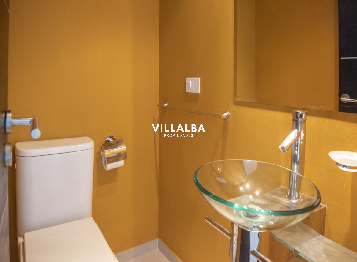 Apartamento ID.865 - Hermoso Ph con azotea propia, parrillero, 2 dormitorios, No te lo pierdas.