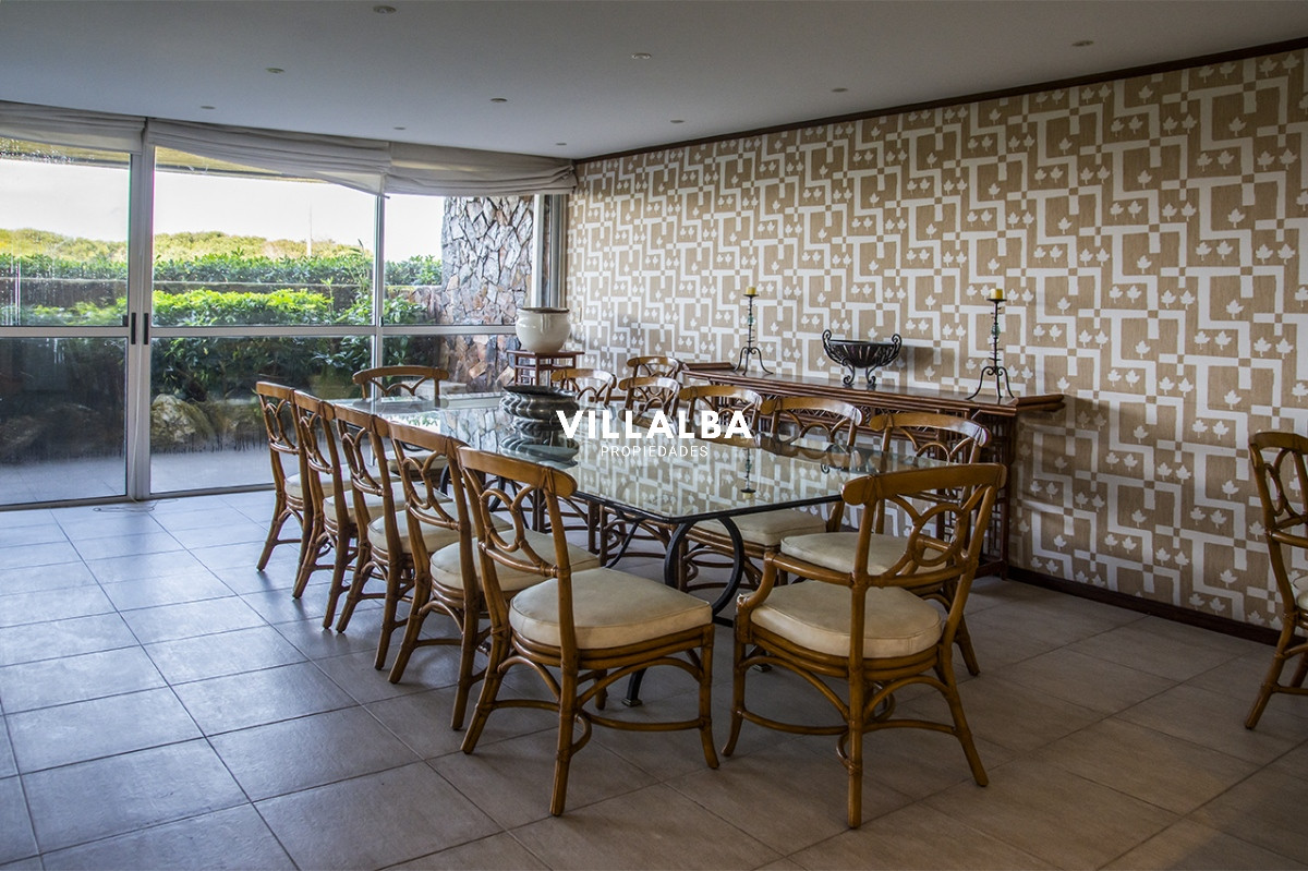 Apartamento ID.3609 - Apartamento de 4 dormitorios en Punta del Este frente al mar en Playa Brava