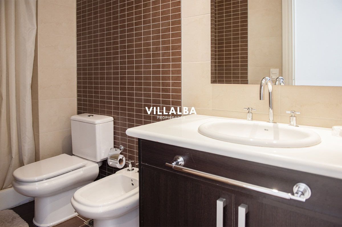 Apartamento ID.3508 - Hermoso Pent-house en torre Imperiale ,venta en zona de la Brava.