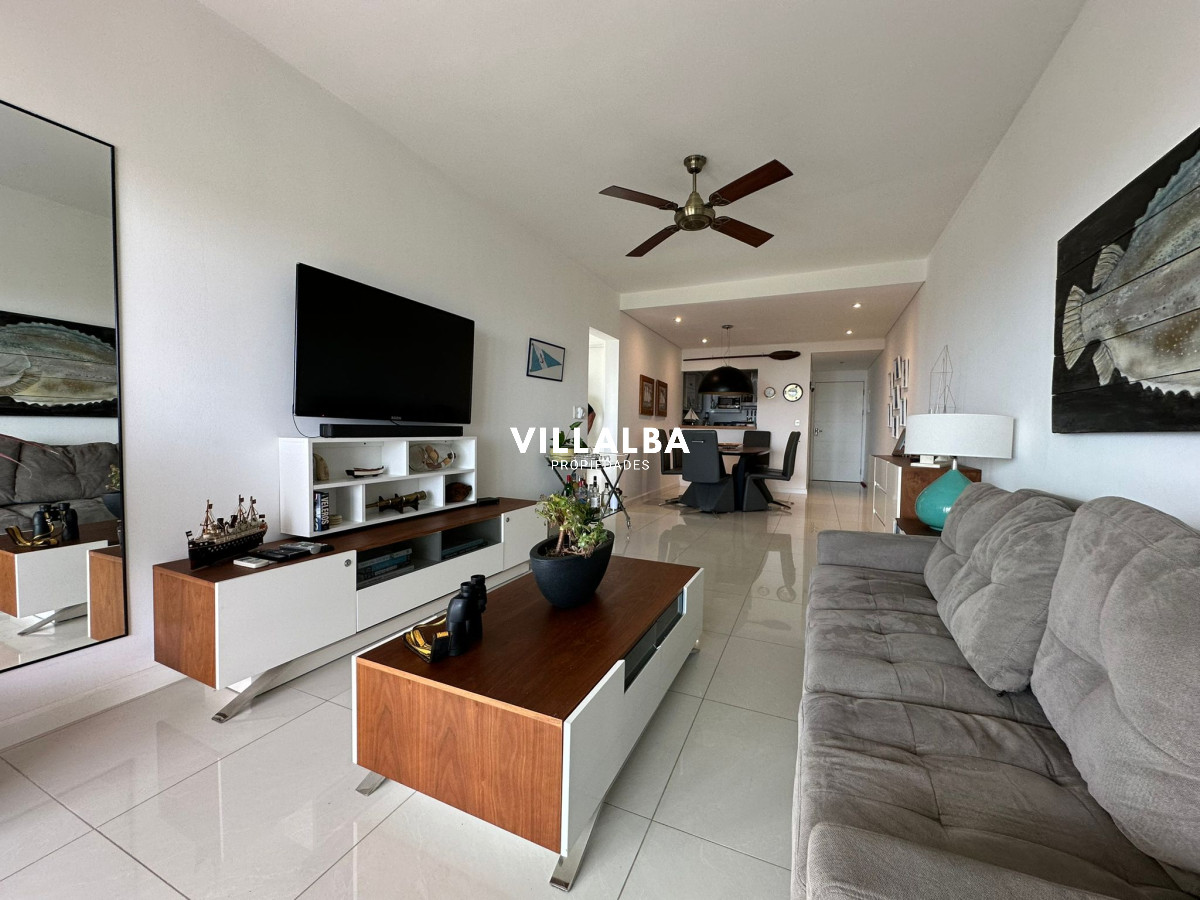 Apartamento ID.2754 - Vende departamento en Azure tower, playa mansa de 2 dormitorios, con vista al mar, Punta del Este