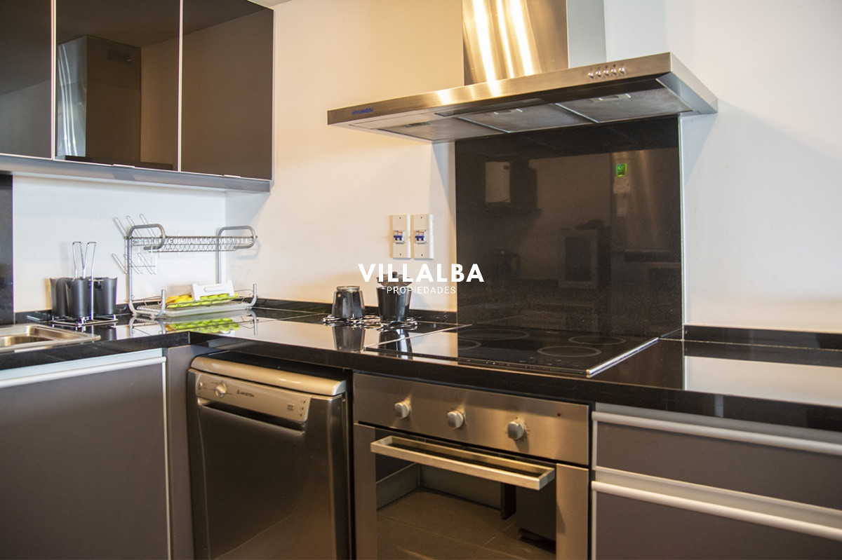 Apartamento ID.2178 - Vende apartamento. Edificio Bonaire. 3 dormitorios con servicios. Brava, Peninsula, Punta del Este