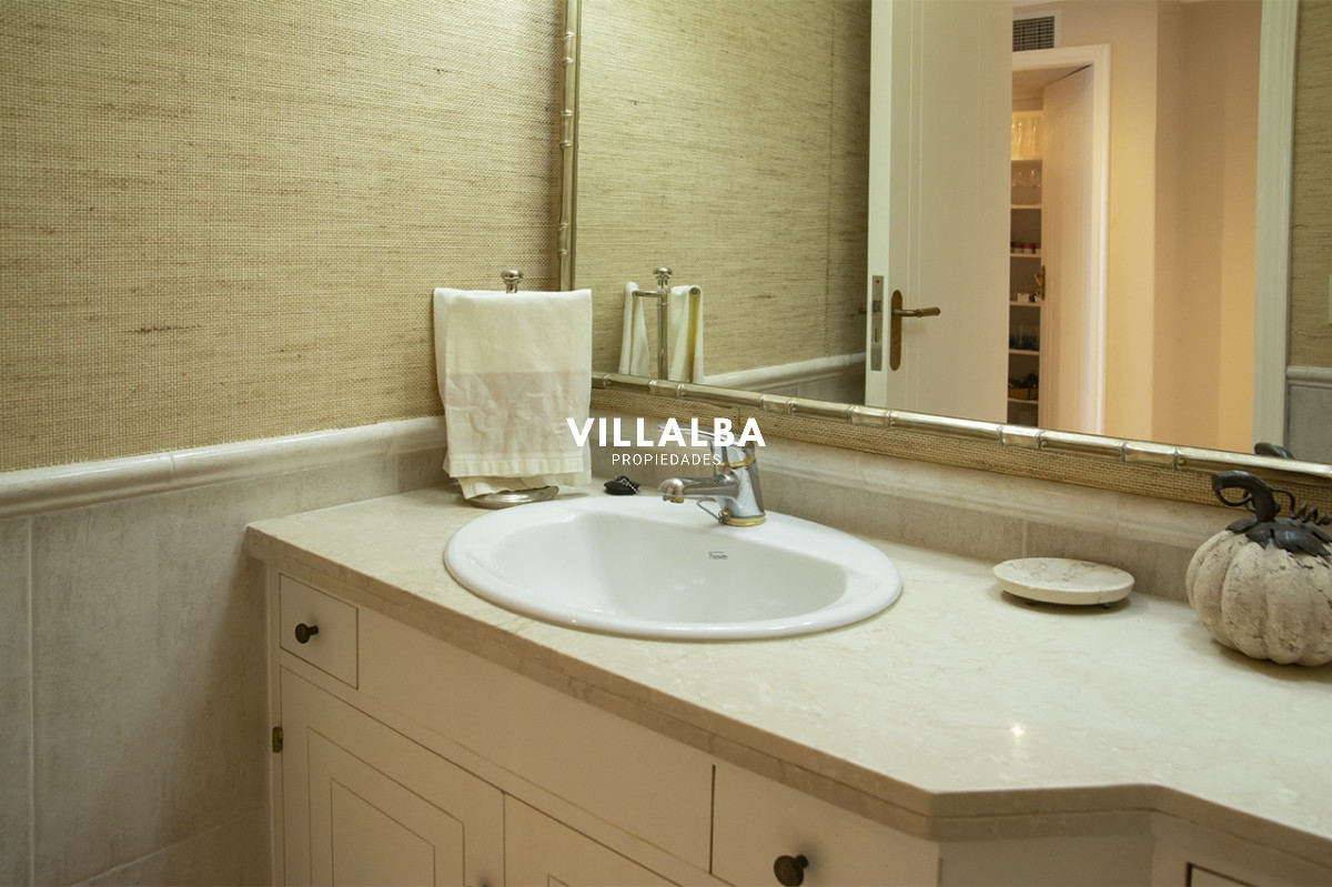 Apartamento ID.3609 - Apartamento de 4 dormitorios en Punta del Este frente al mar en Playa Brava