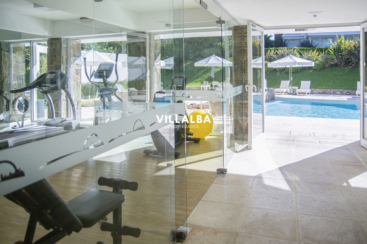 Apartamento ID.3666 - Espectacular departamento duplex a pasos del mar . 3 dormitorios en venta