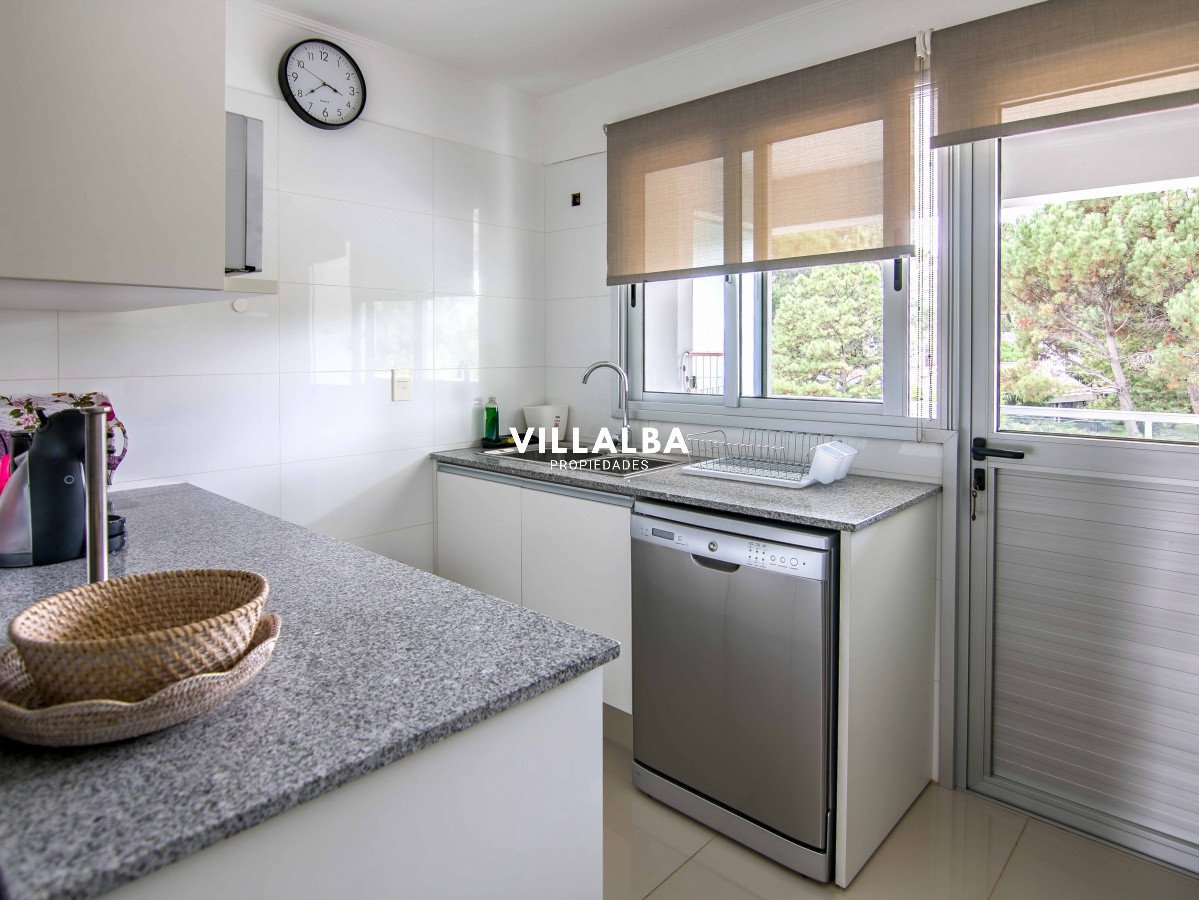 Apartamento ID.3665 - PH en playa mansa , departamento en Edificio Monet de 2 dormitorios, Punta Del Este