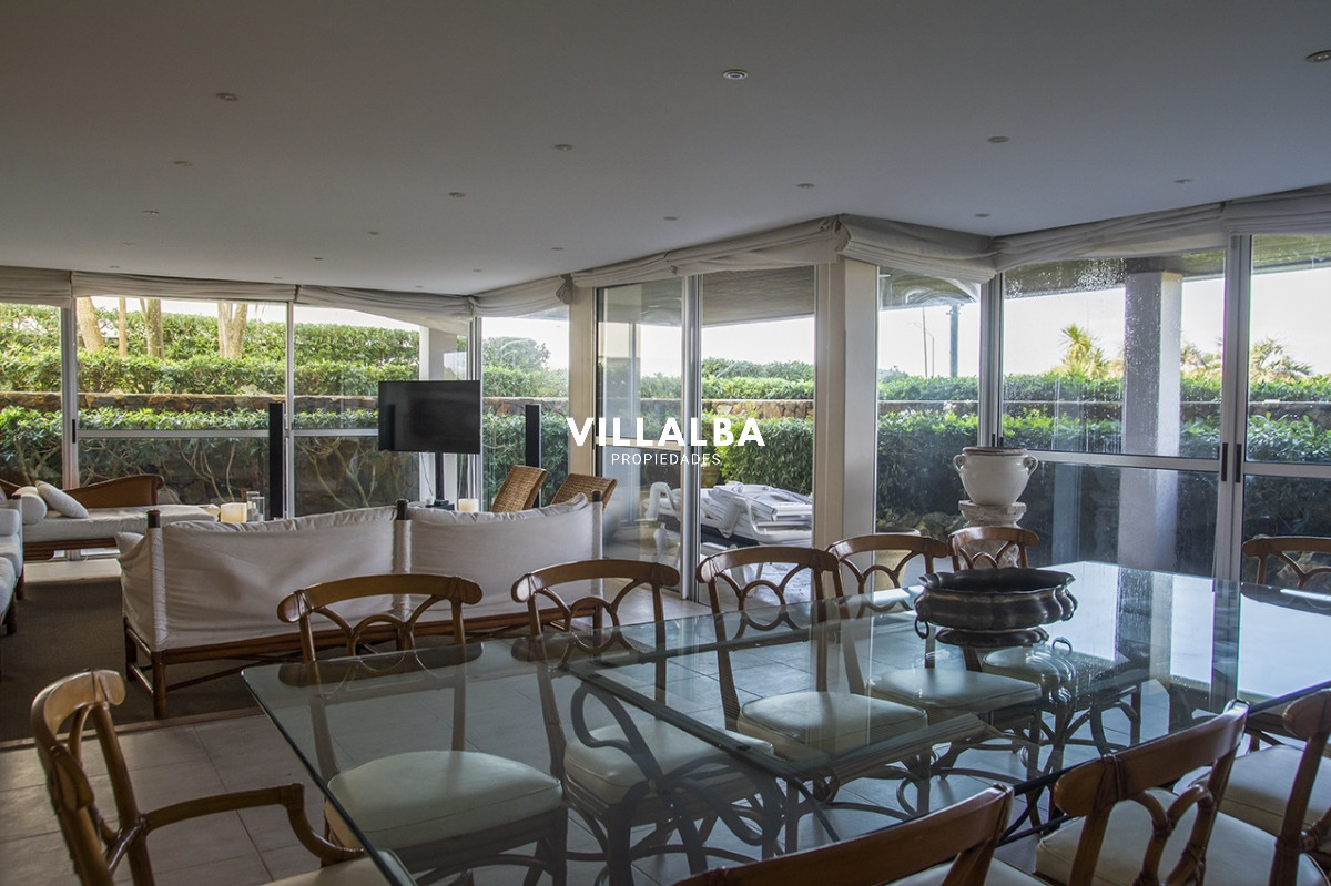 Apartamento ID.3609 - Apartamento de 4 dormitorios en Punta del Este frente al mar en Playa Brava