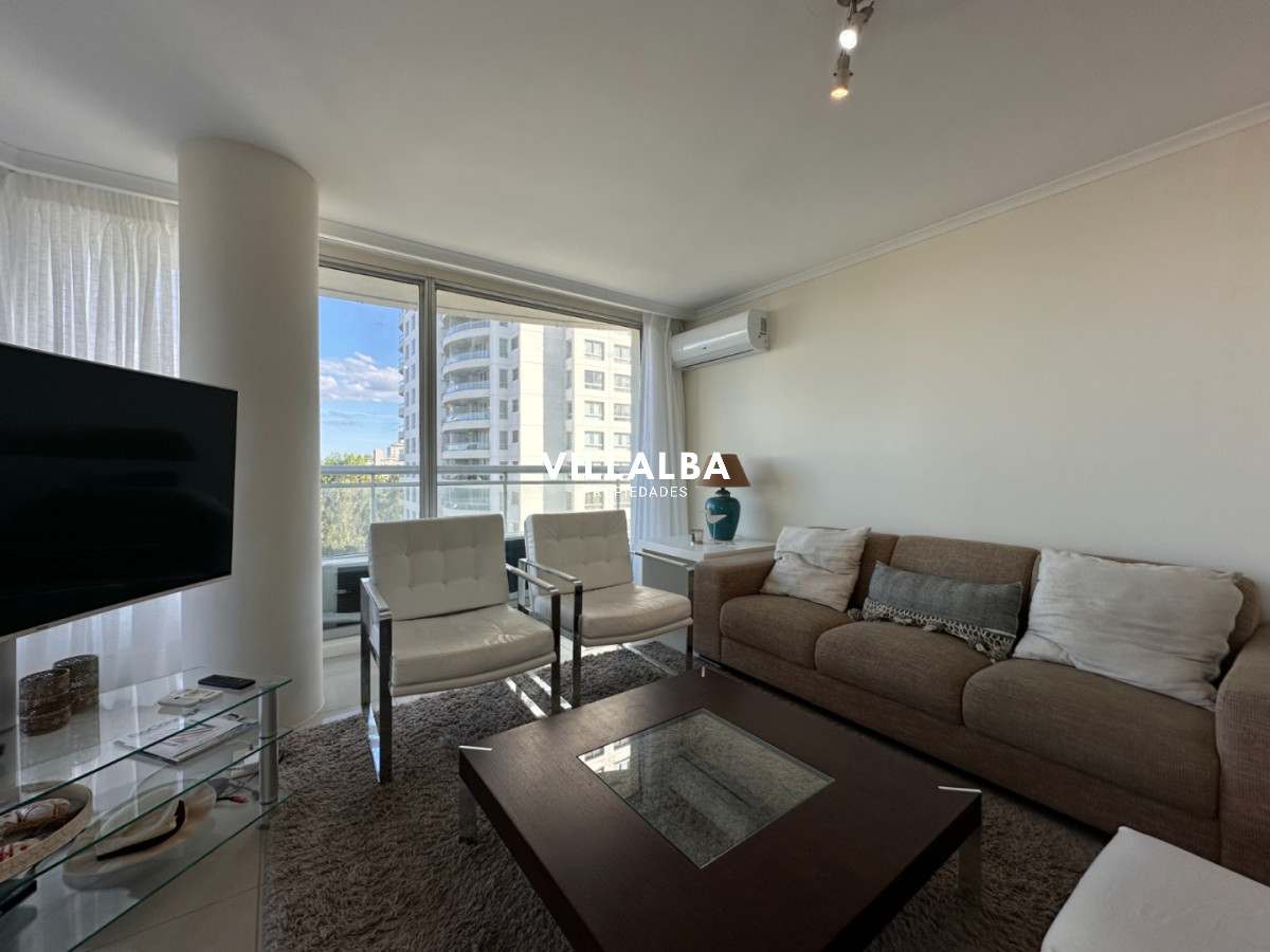 Apartamento ID.3801 - Hermoso apartamento en venta de 3 dormitorios y dependencia 