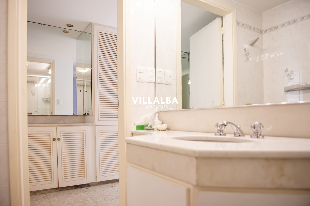 Apartamento ID.3635 - Vende departamento de 3 dormitorios con vista al Puerto, Punta del Este