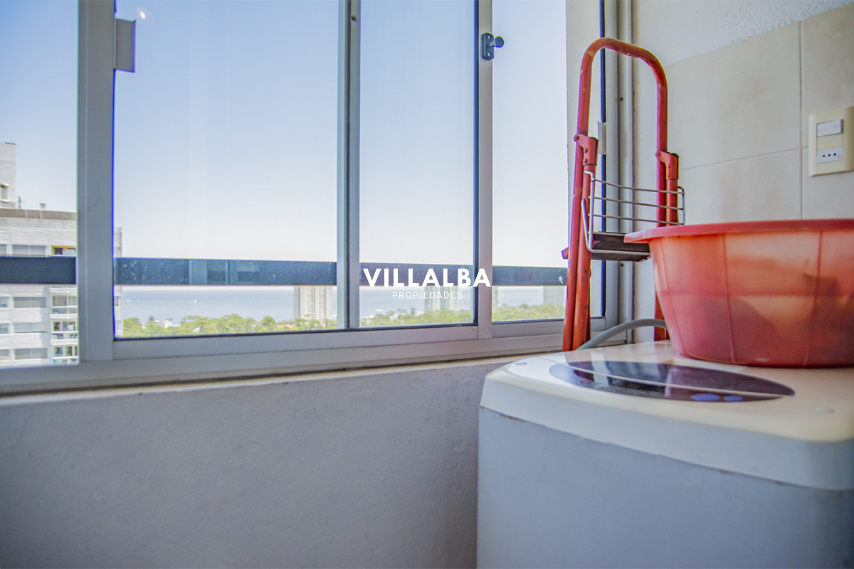 Apartamento ID.4001 - Vende apto de 2 dormitorios con vista al mar en Punta del este