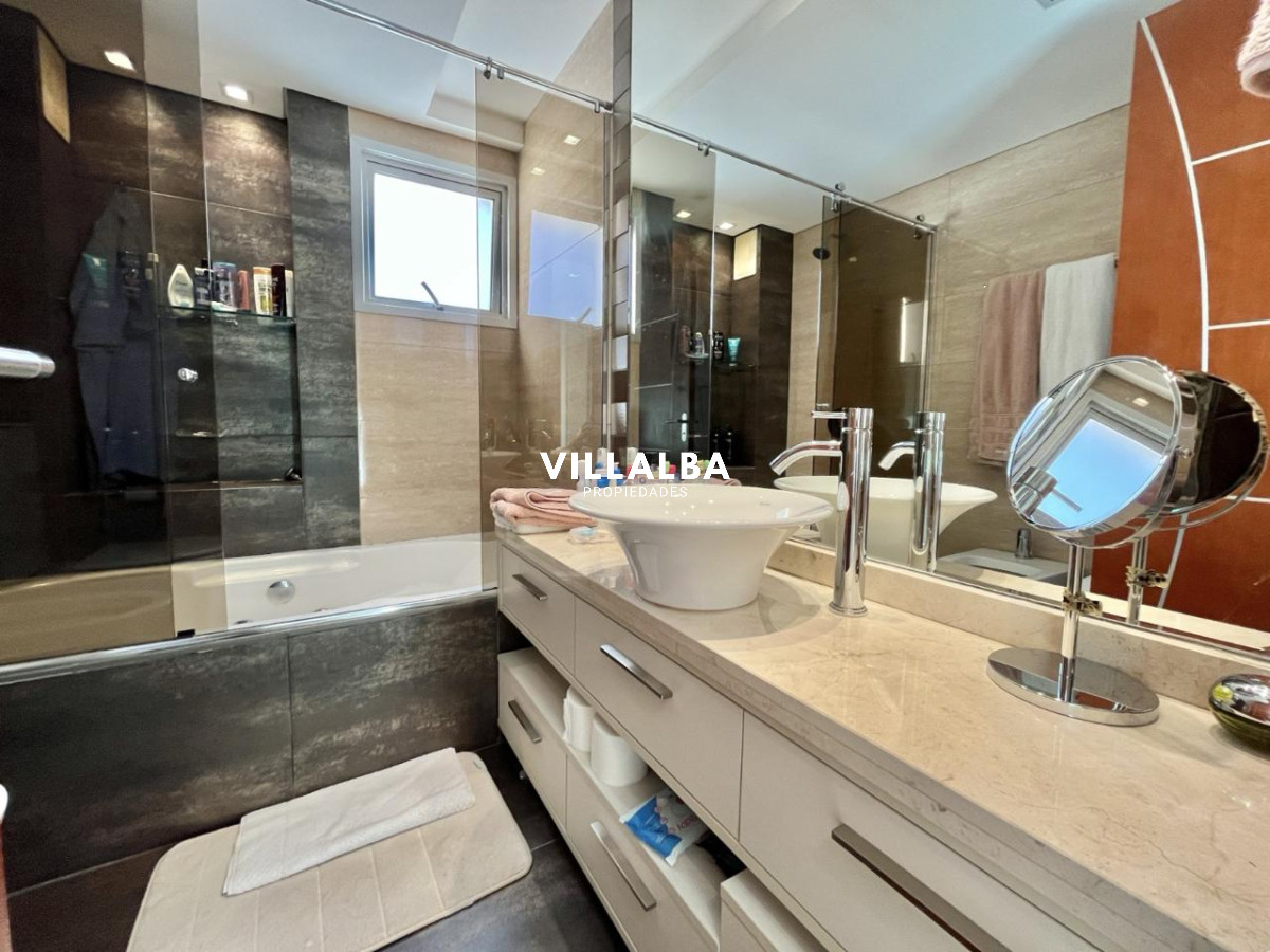 Apartamento ID.2795 - Apartamento  en Venta de 3 dormitorio en Playa Mansa , Torre Miami Boulevard