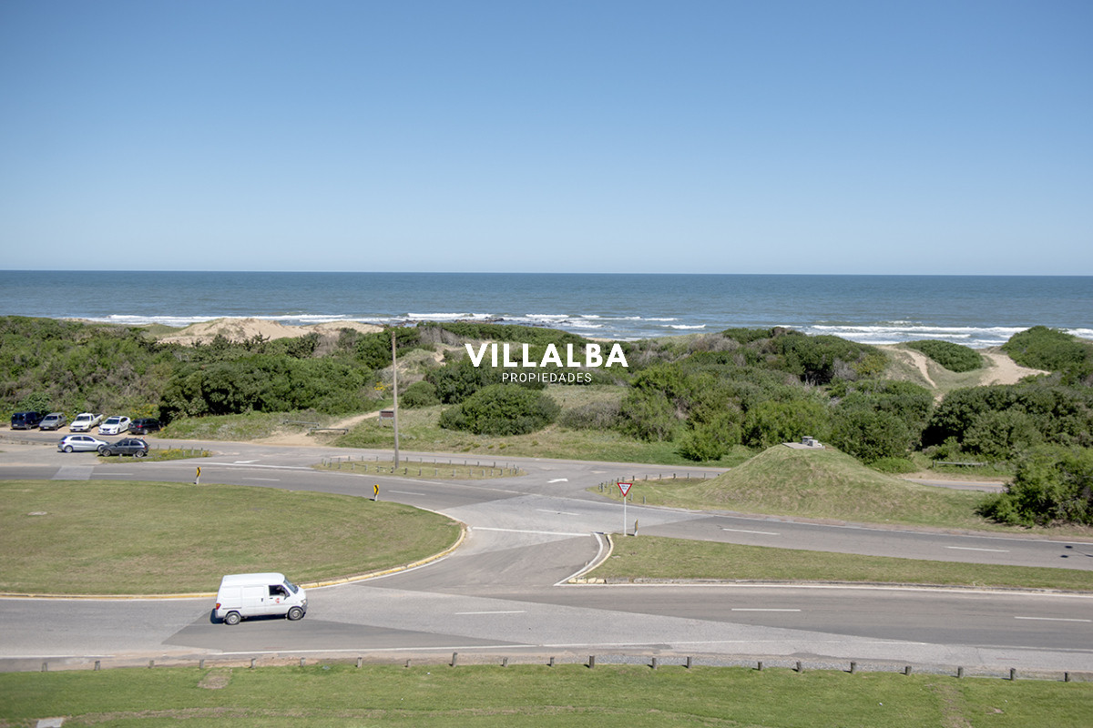 Apartamento ID.2367 - Penthouse frente al mar en venta, 3 suites. Blue Bird