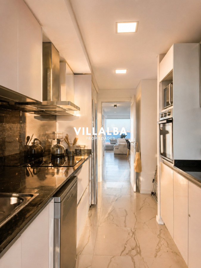 Apartamento ID.3358 - Vende apartamento con vista al mar de 3 suites, en Mansa- Punta del Este.