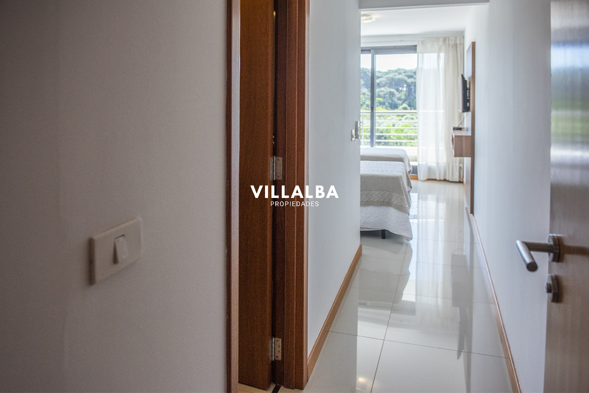Apartamento ID.2367 - Penthouse frente al mar en venta, 3 suites. Blue Bird