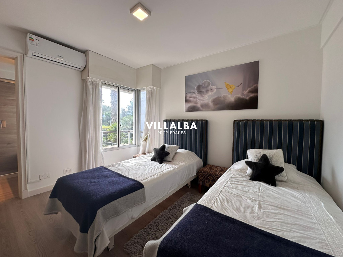 Apartamento ID.3610 - Se vende departamento de 4 dormitorios , Playa brava, Esturion