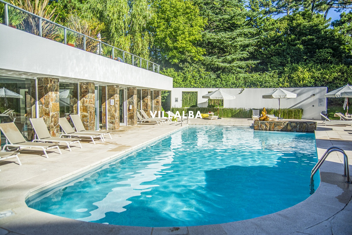 Apartamento ID.3666 - Espectacular departamento duplex a pasos del mar . 3 dormitorios en venta