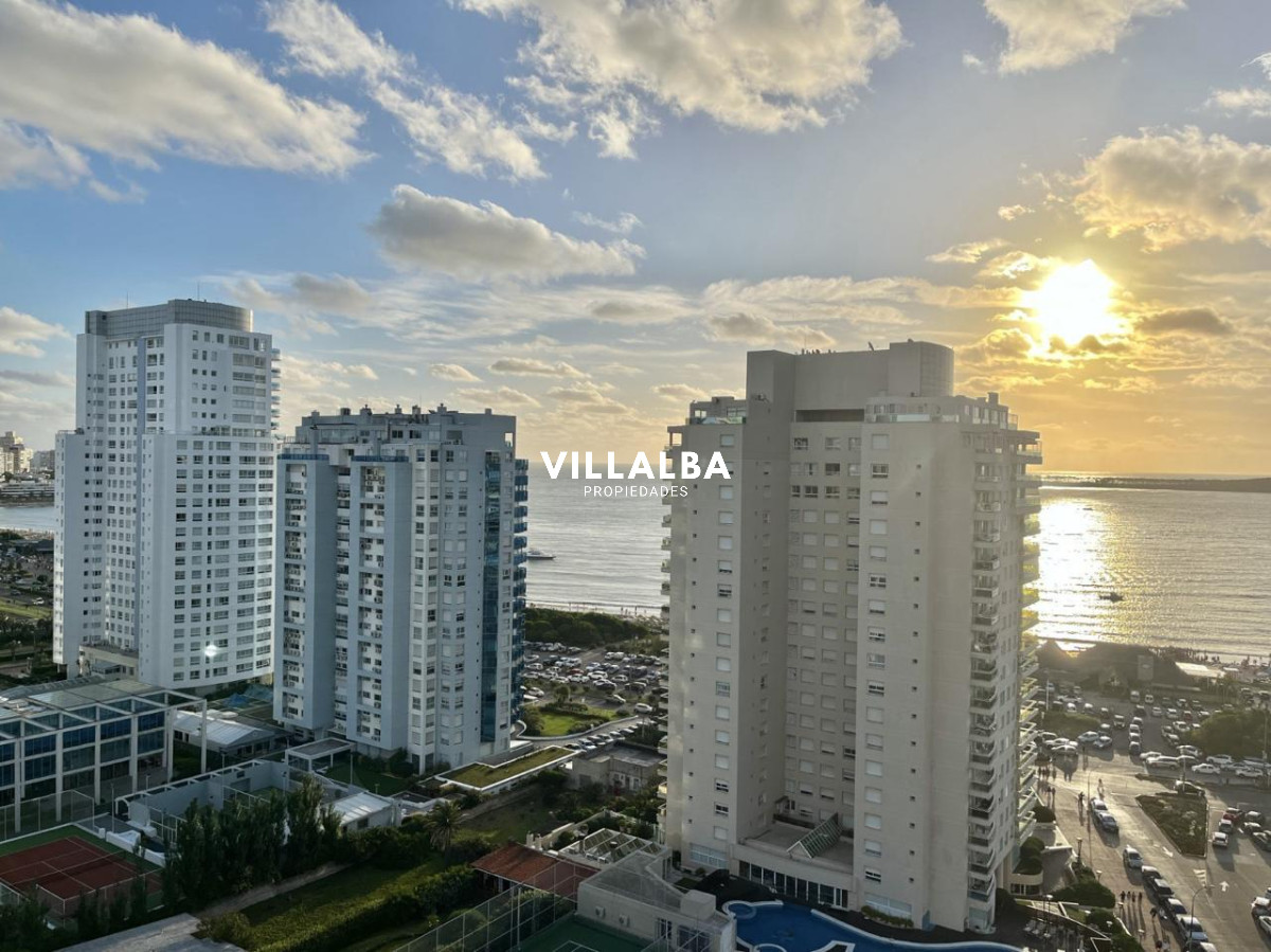 Apartamento ID.2795 - Apartamento  en Venta de 3 dormitorio en Playa Mansa , Torre Miami Boulevard