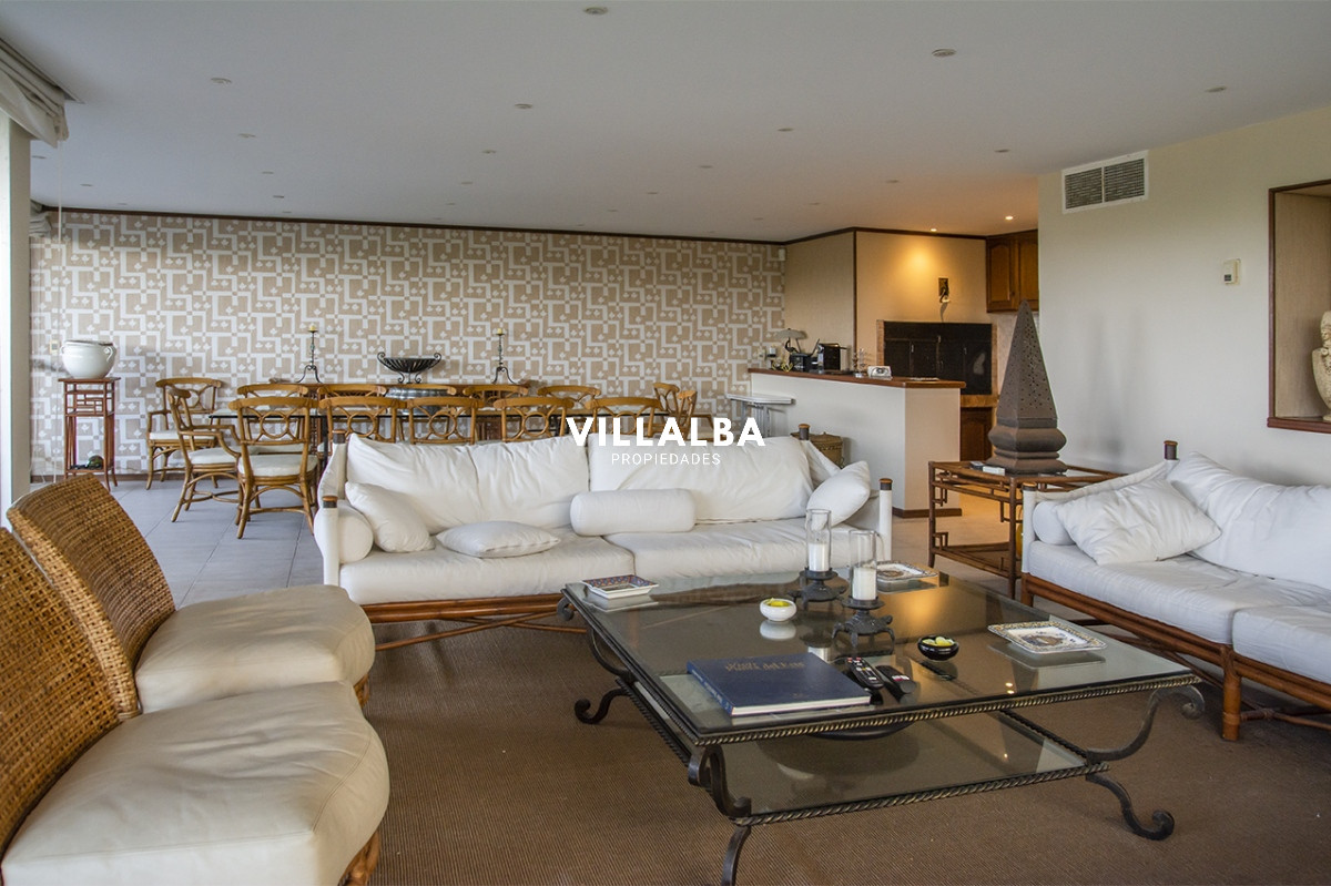 Apartamento ID.3609 - Apartamento de 4 dormitorios en Punta del Este frente al mar en Playa Brava