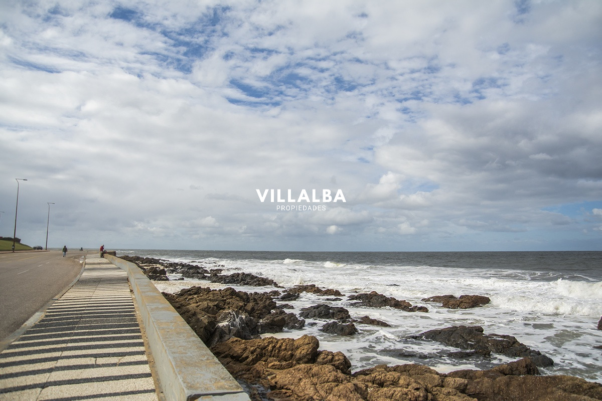 Apartamento ID.2178 - Vende apartamento. Edificio Bonaire. 3 dormitorios con servicios. Brava, Peninsula, Punta del Este