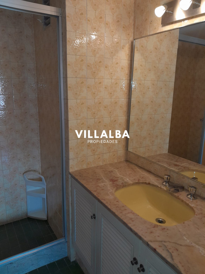 Apartamento ID.3449 - Departamento  en venta de 3 dormitorios  Peninsula, Punta del Este