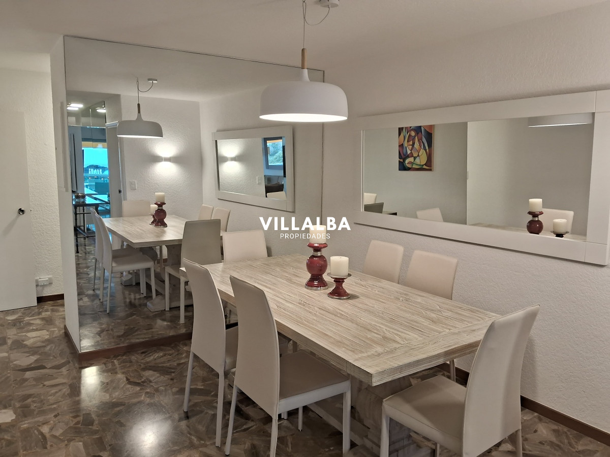 Apartamento ID.2482 - Hermoso Departamento de 3 dormitorios en venta frente al mar. 