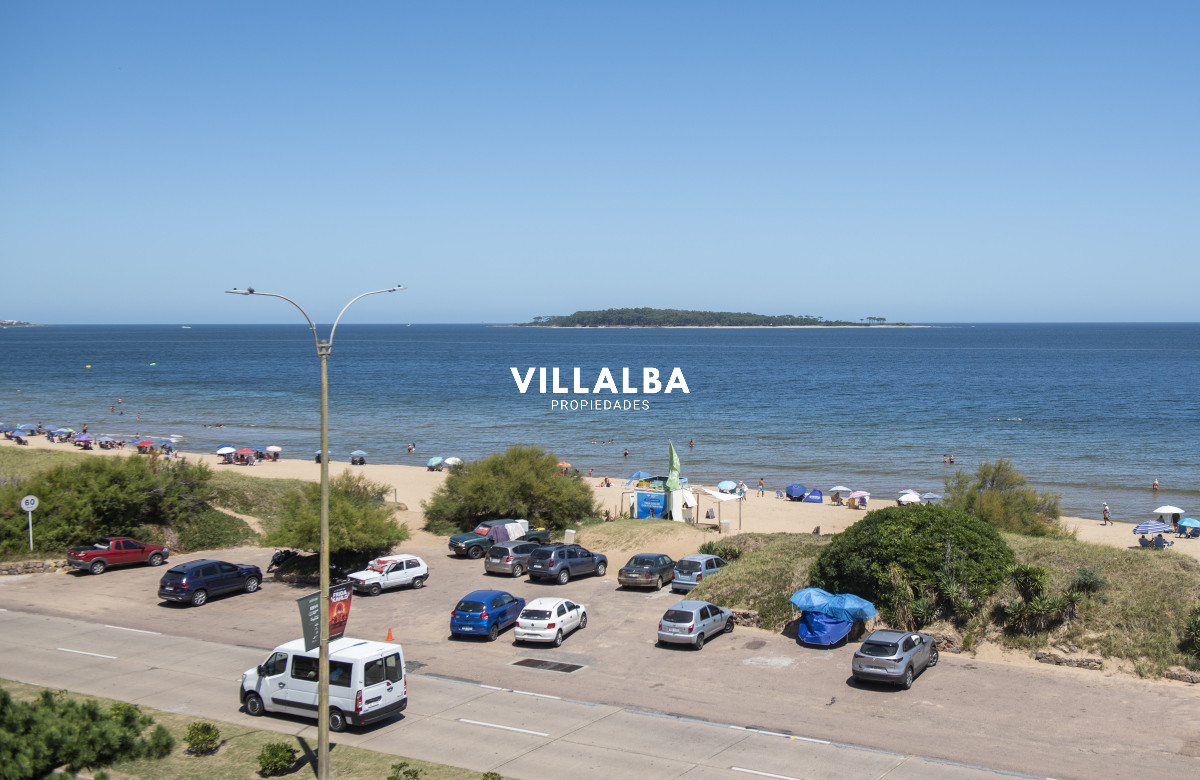 Apartamento ID.865 - Hermoso Ph con azotea propia, parrillero, 2 dormitorios, No te lo pierdas.