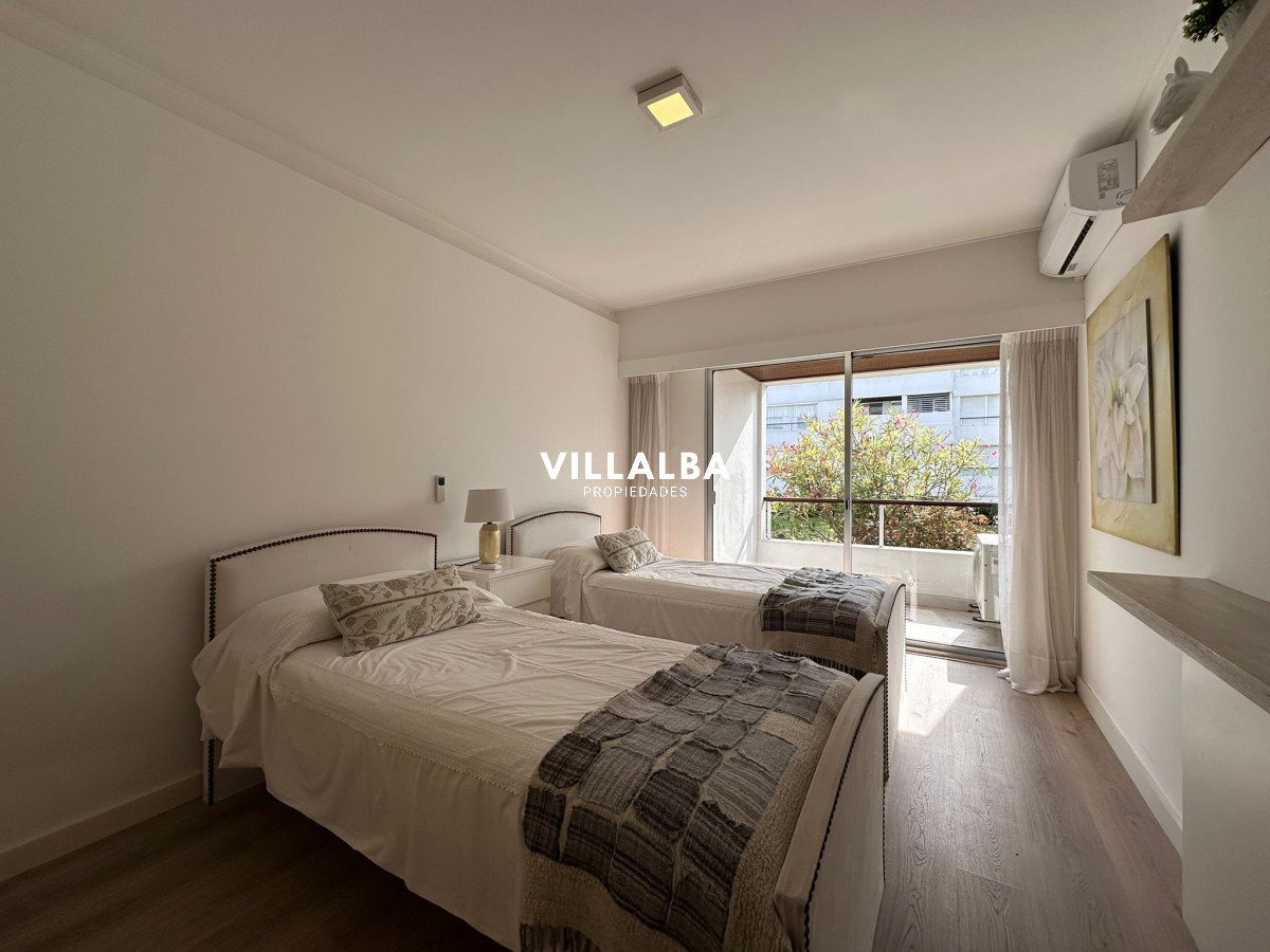 Apartamento ID.3610 - Se vende departamento de 4 dormitorios , Playa brava, Esturion