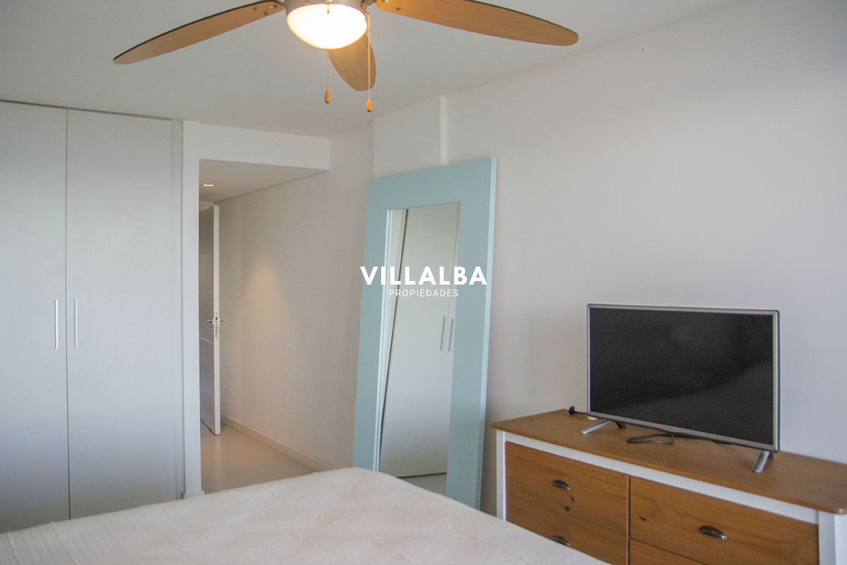 Apartamento ID.4249 - Departamento de 2 suites + depedencia en venta Frente al mar.