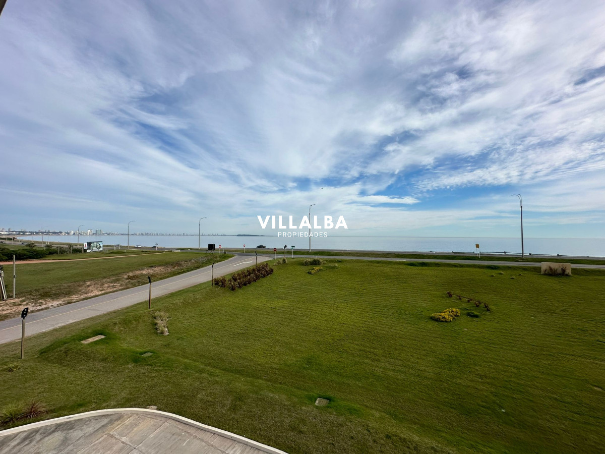 Apartamento ID.2754 - Vende departamento en Azure tower, playa mansa de 2 dormitorios, con vista al mar, Punta del Este