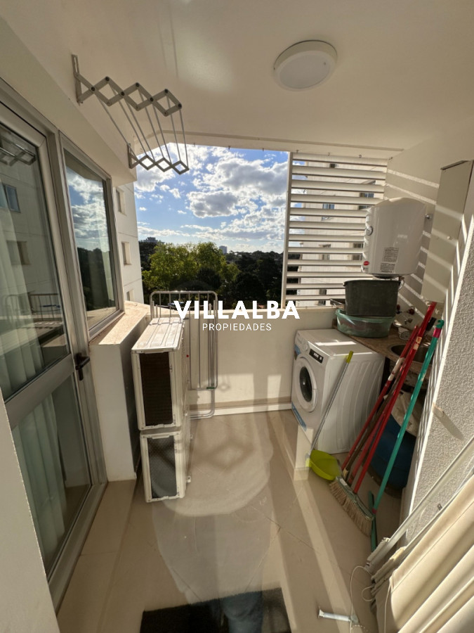 Apartamento ID.3801 - Hermoso apartamento en venta de 3 dormitorios y dependencia 