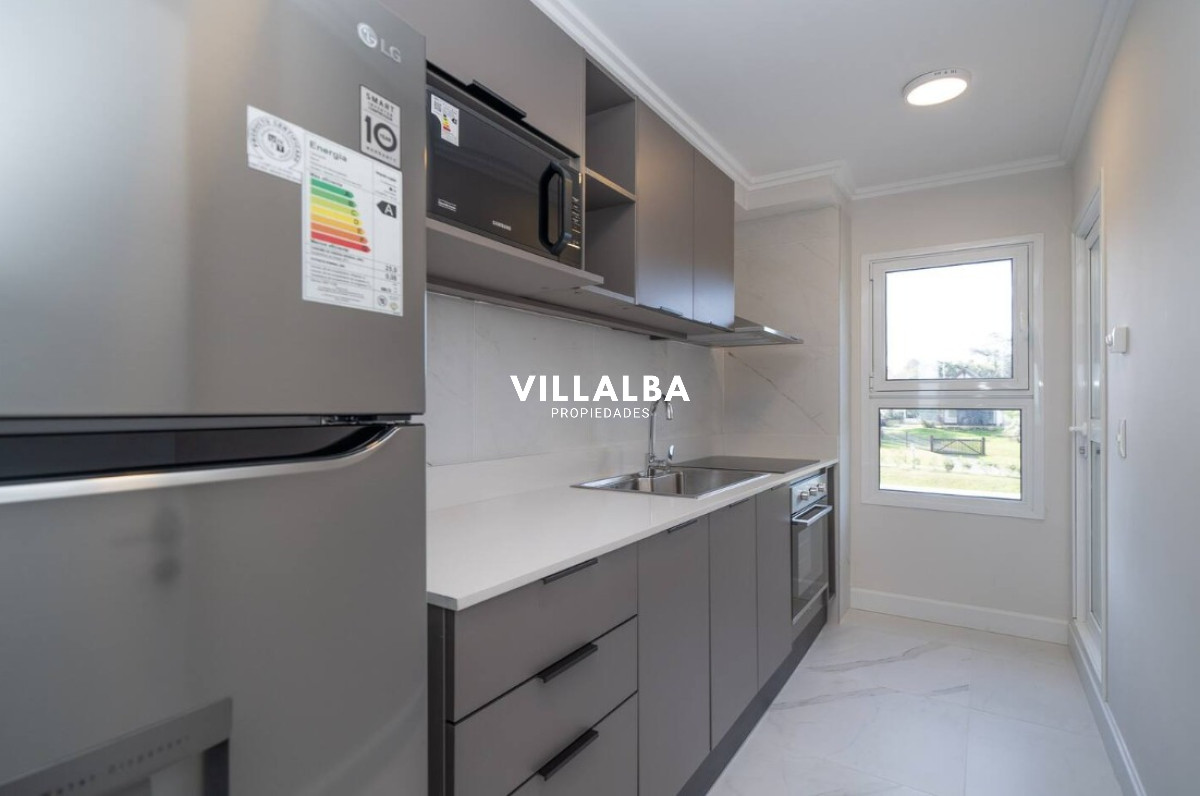 Apartamento ID.4240 - Apartamento en Alquiler de 2 dormitorio frente al Mar en Edificio Cruceros, Punta del este , Playa Mansa