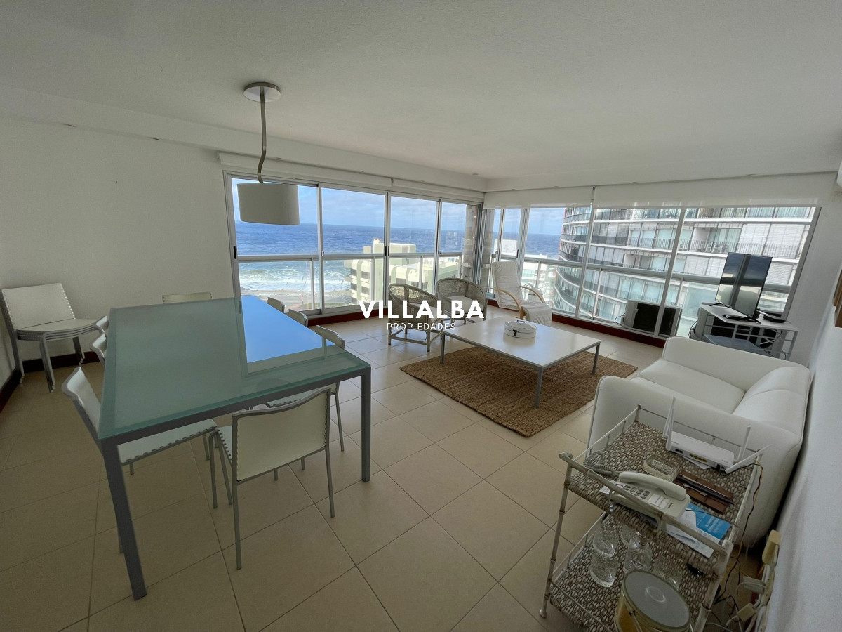 Apartamento ID.4123 - Apartamento de 2 dormitorios con vista al mar en venta en Peninsula.