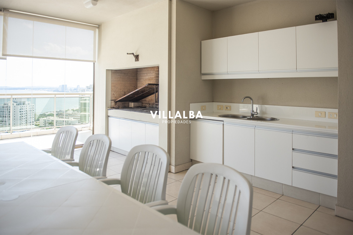 Apartamento ID.3508 - Hermoso Pent-house en torre Imperiale ,venta en zona de la Brava.