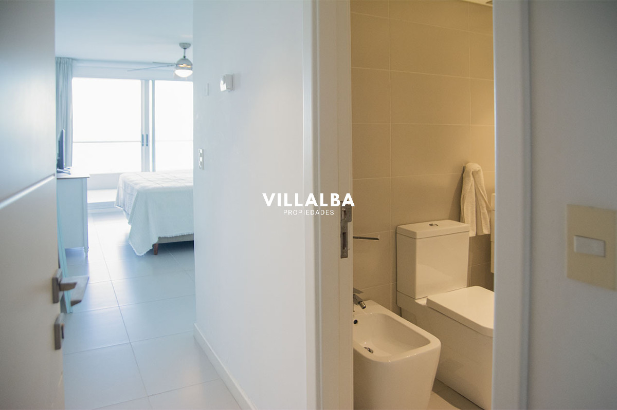 Apartamento ID.4249 - Departamento de 2 suites + depedencia en venta Frente al mar.