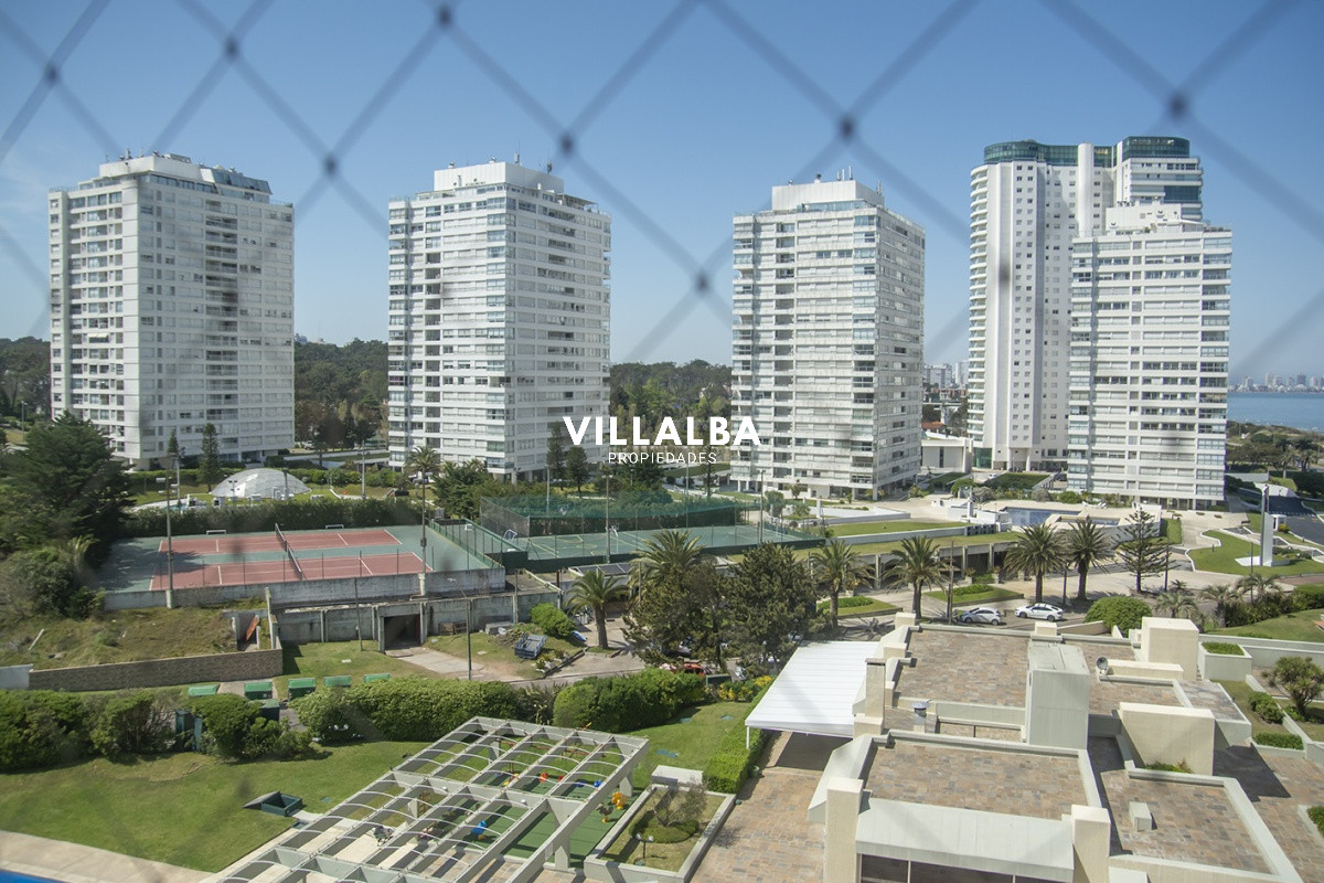 Apartamento ID.2167 - Apartamento en venta, Torre Fragata con hermosa vista al mar.